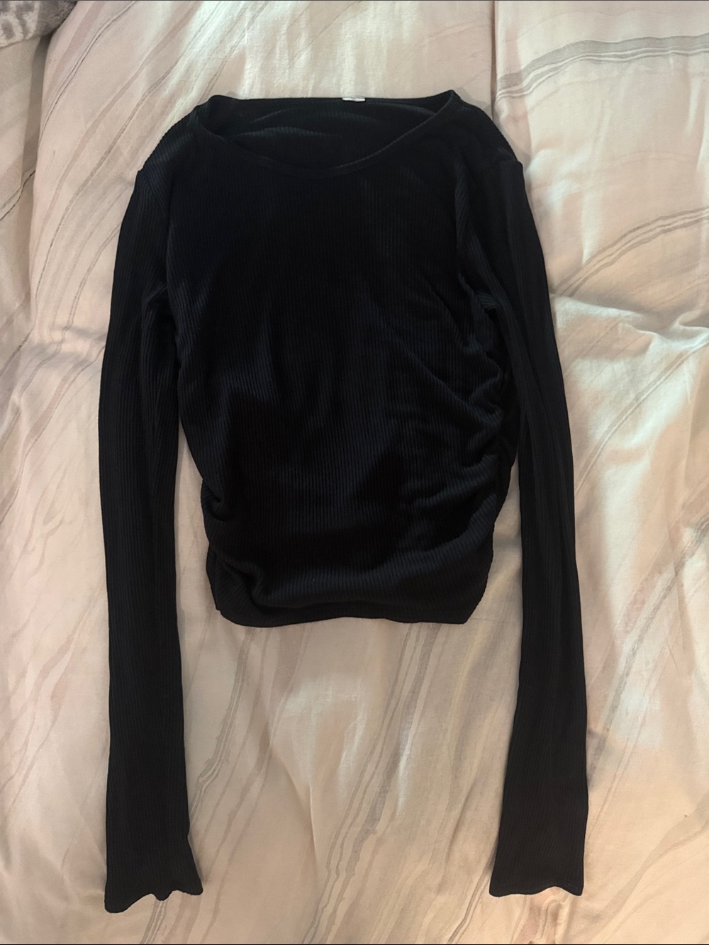 Alo Black Long-Sleeve Ribbed Women's Top with Side Scrunch